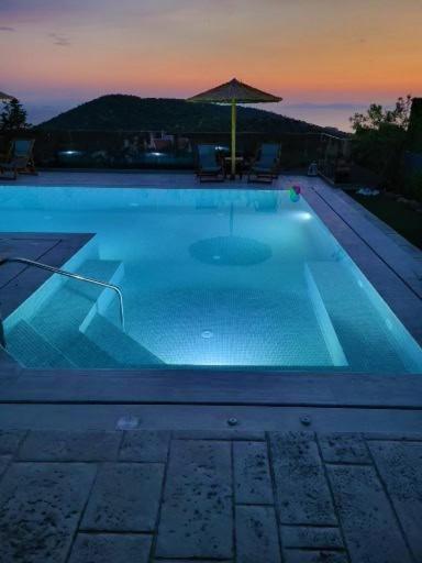 "Stergiou Luxury Apartment 2Nd Floor" Με Κοινη Πισινα Saronida Екстериор снимка