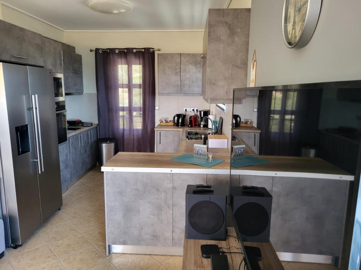 "Stergiou Luxury Apartment 2Nd Floor" Με Κοινη Πισινα Saronida Екстериор снимка